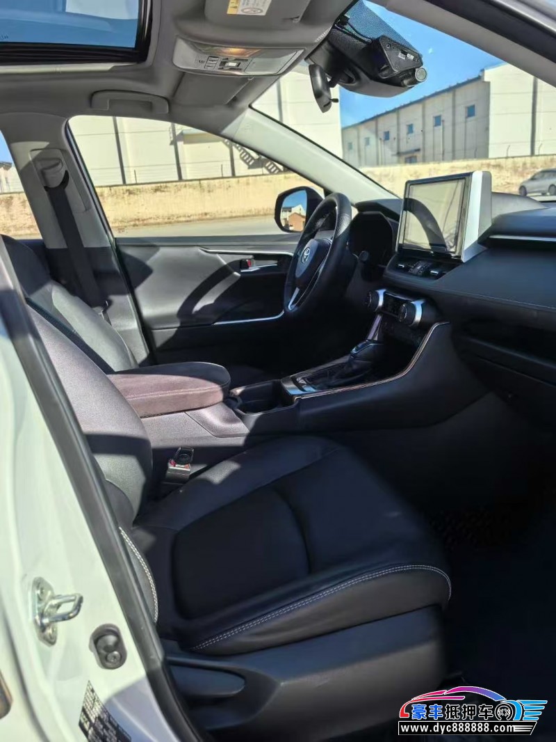 20年丰田RAV4轿车抵押车出售