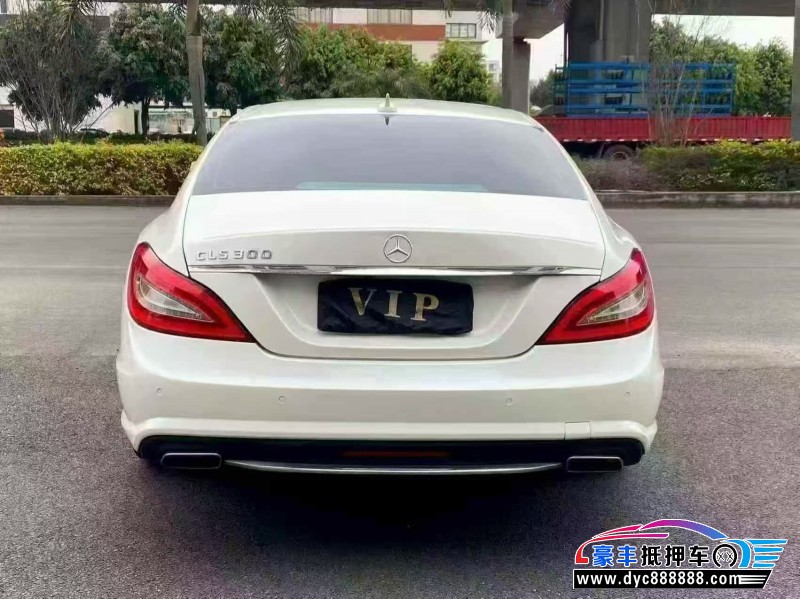 15年奔驰CLS轿车抵押车出售