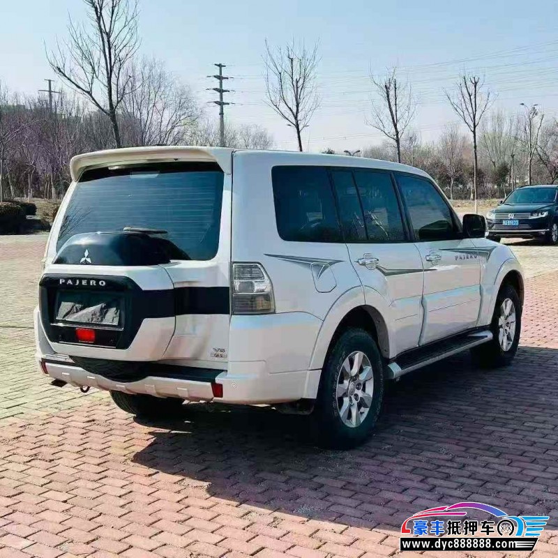 19年三菱帕杰罗轿车抵押车出售