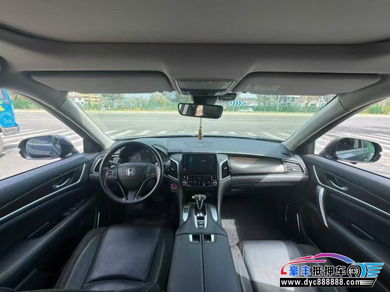 17年本田冠道轿车抵押车出售