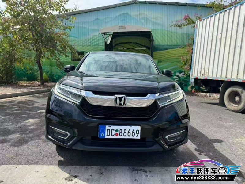 抵押车出售17年本田冠道轿车