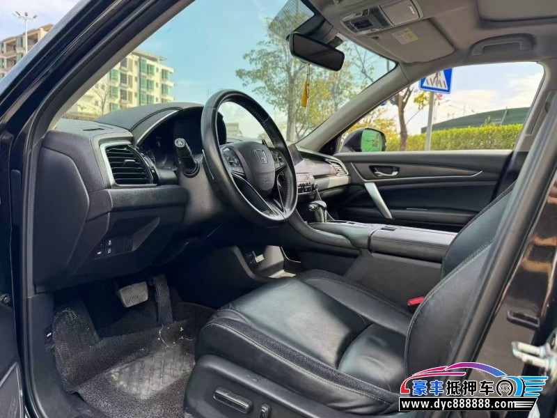 17年本田冠道轿车抵押车出售