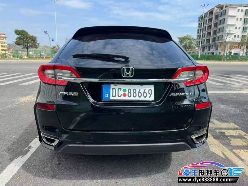 17年本田冠道轿车抵押车出售