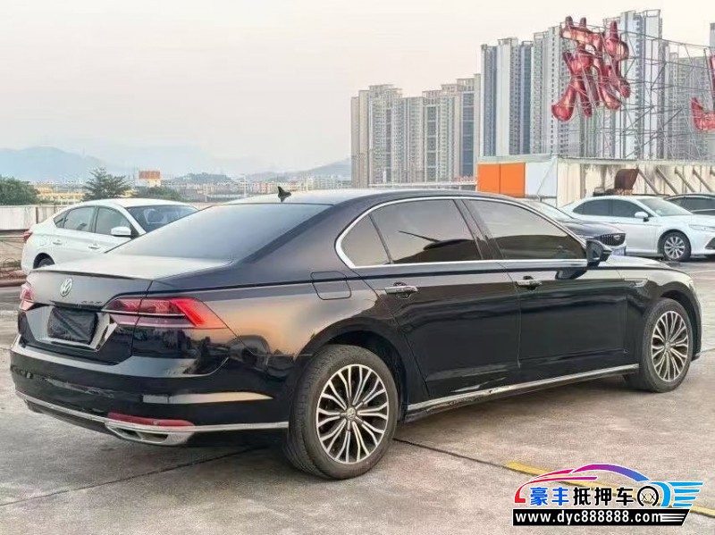 18年大众辉昂轿车抵押车出售