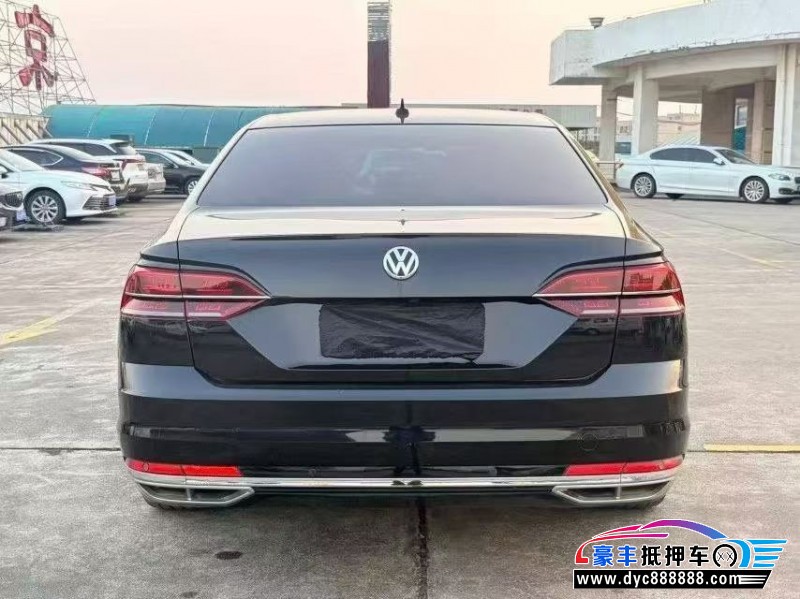 18年大众辉昂轿车抵押车出售