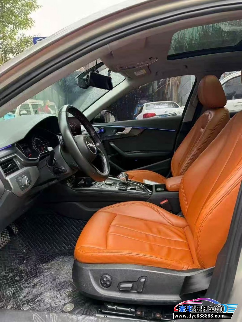 19年奥迪A4L轿车抵押车出售