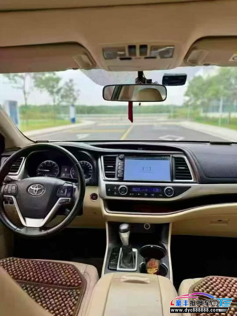 15年丰田汉兰达轿车抵押车出售