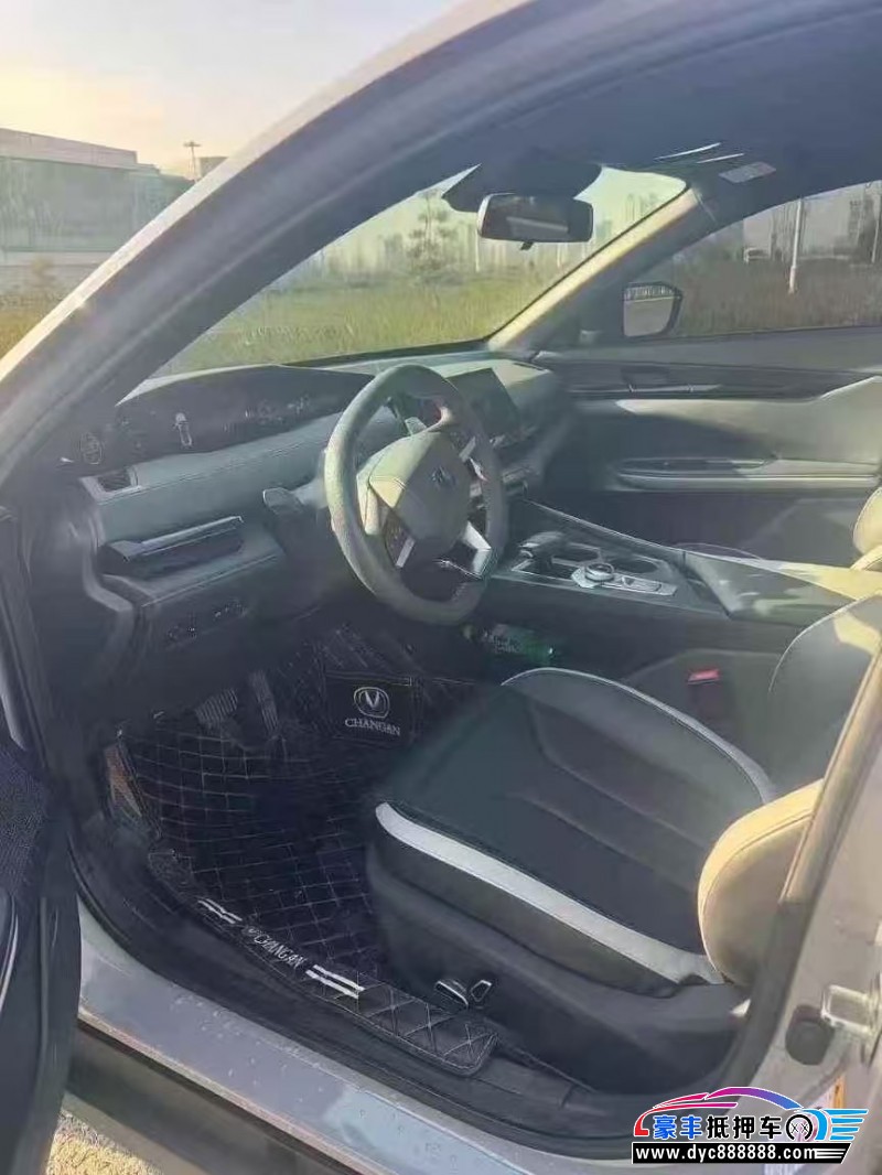 23年长安长安UNI轿车抵押车出售