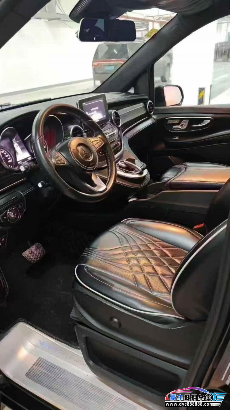 18年奔驰V轿车抵押车出售