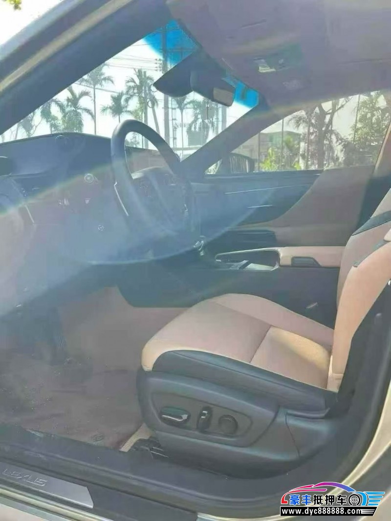 24年雷克萨斯ES轿车抵押车出售