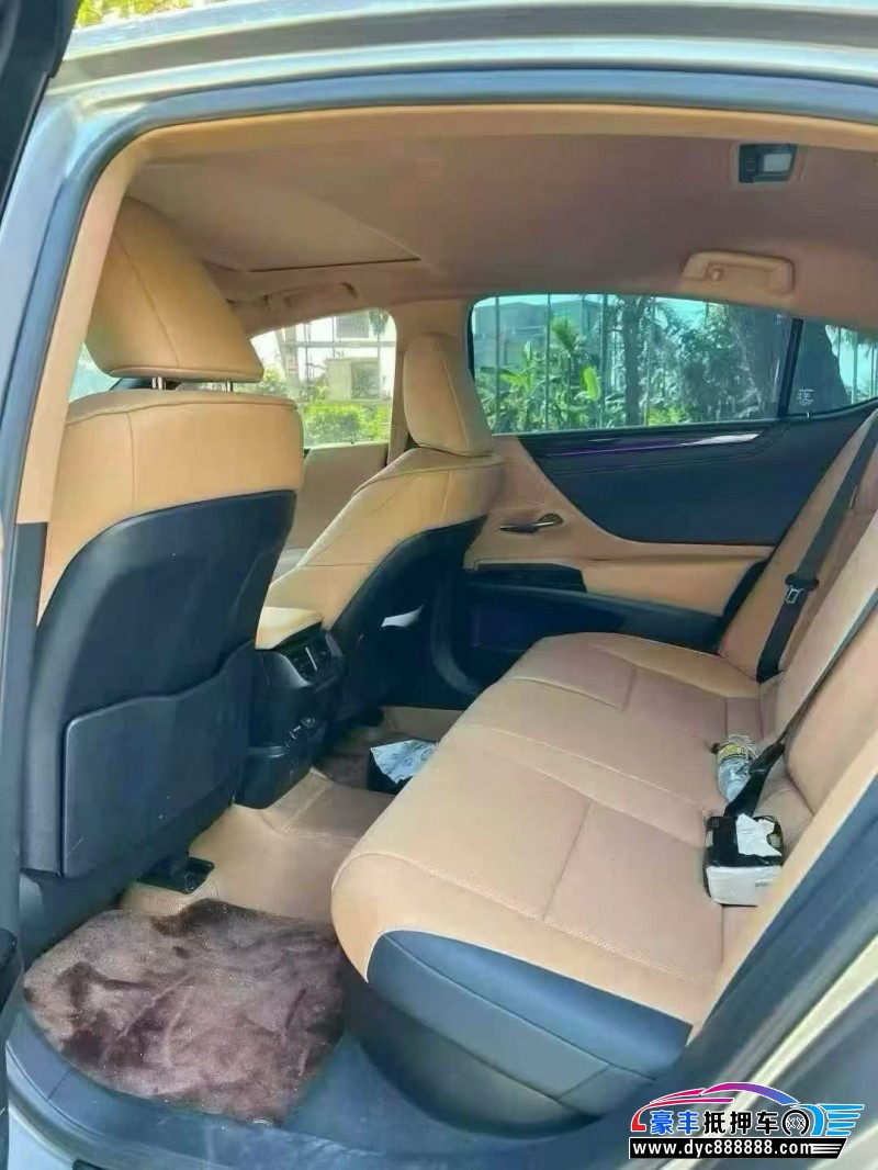 24年雷克萨斯ES轿车抵押车出售