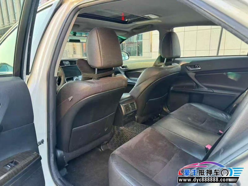 15年丰田锐志轿车抵押车出售