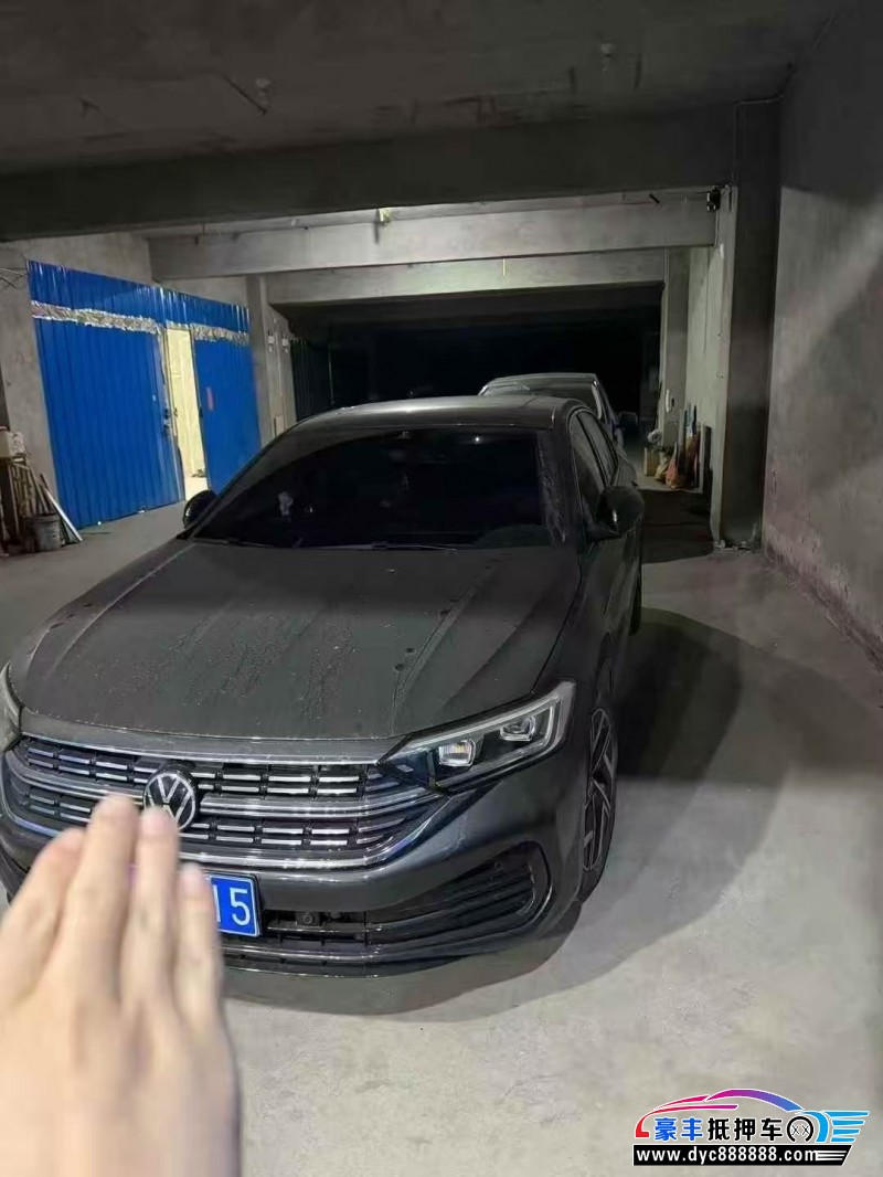 抵押车出售23年大众速腾轿车