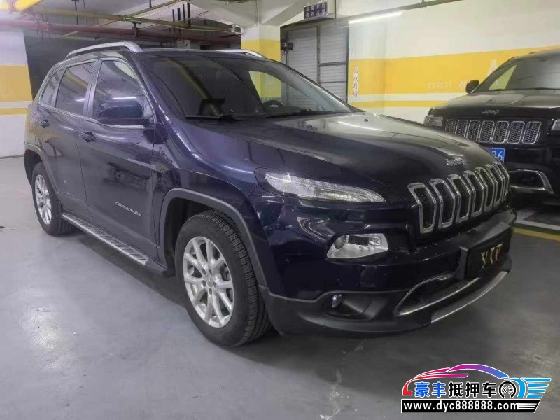 18年Jeep自由光轿车抵押车出售