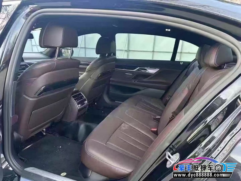 18年宝马7系轿车抵押车出售