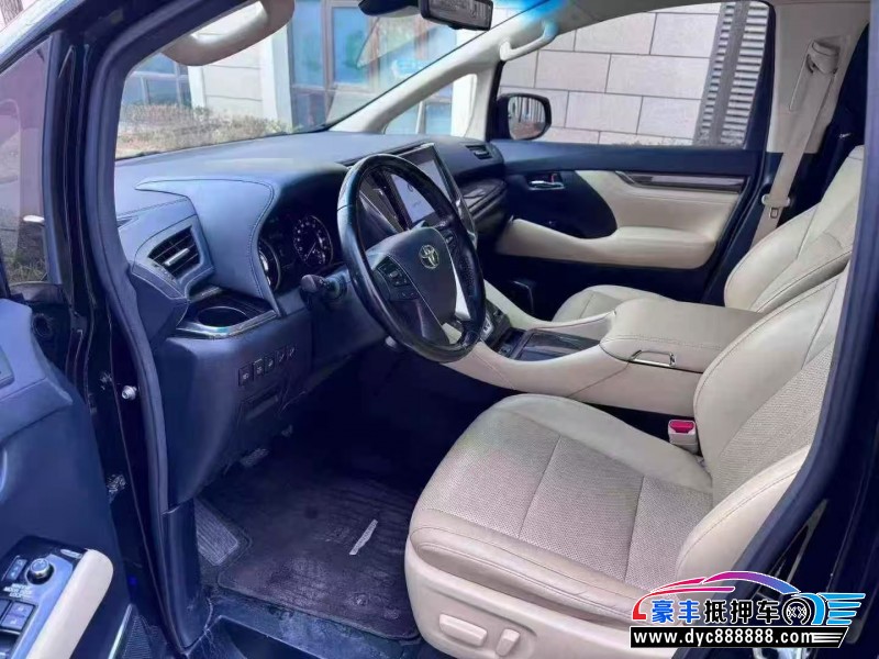 20年丰田埃尔法轿车抵押车出售