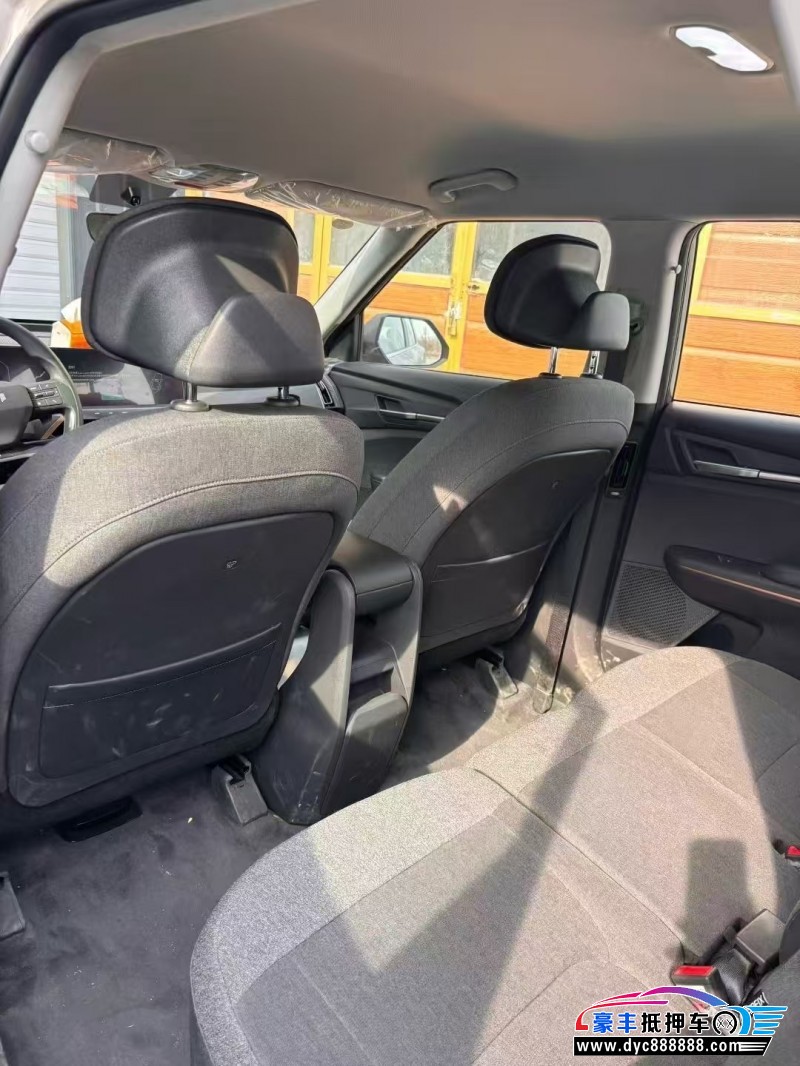 25年起亚EV5轿车抵押车出售