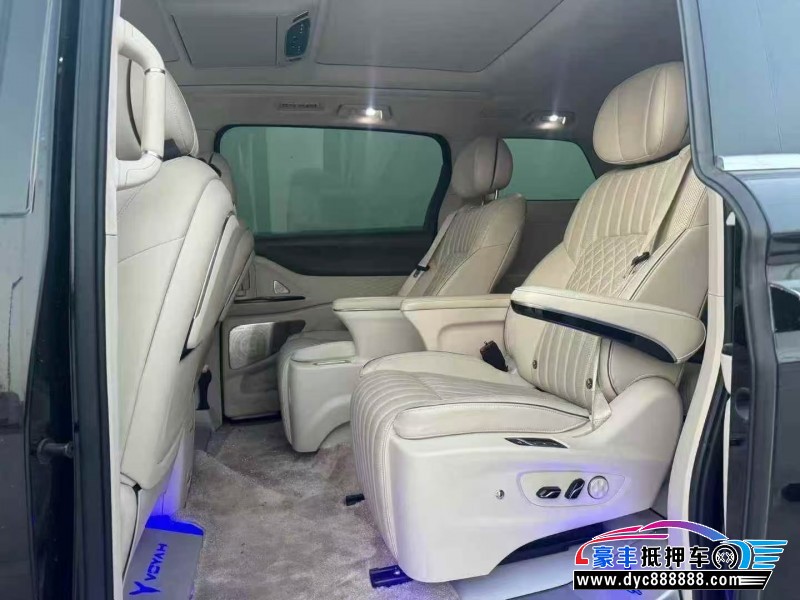 24年岚图梦想家轿车抵押车出售