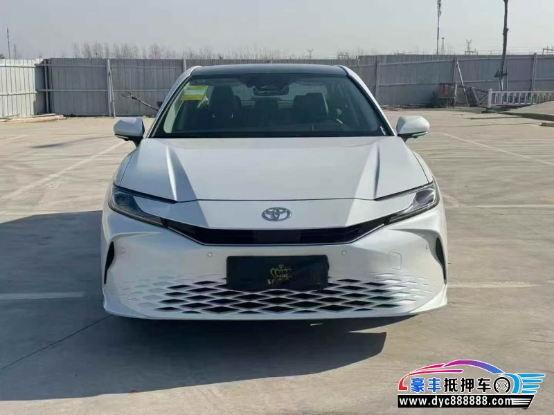 抵押车出售26年丰田凯美瑞轿车