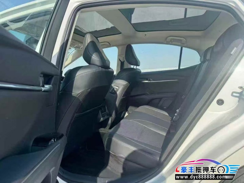 26年丰田凯美瑞轿车抵押车出售