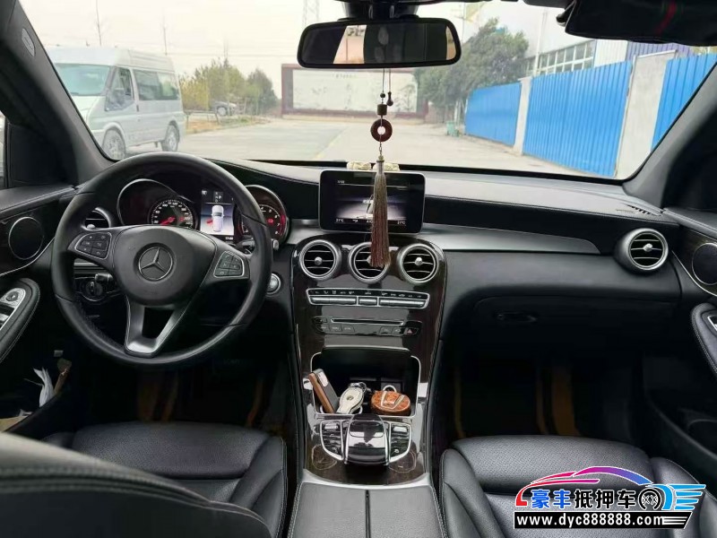 18年奔驰GLC轿车抵押车出售