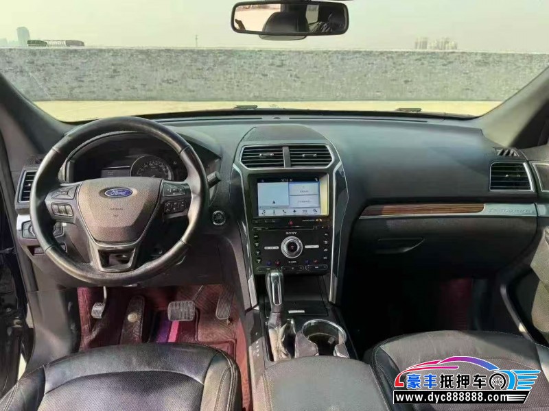 19年福特探险者轿车抵押车出售