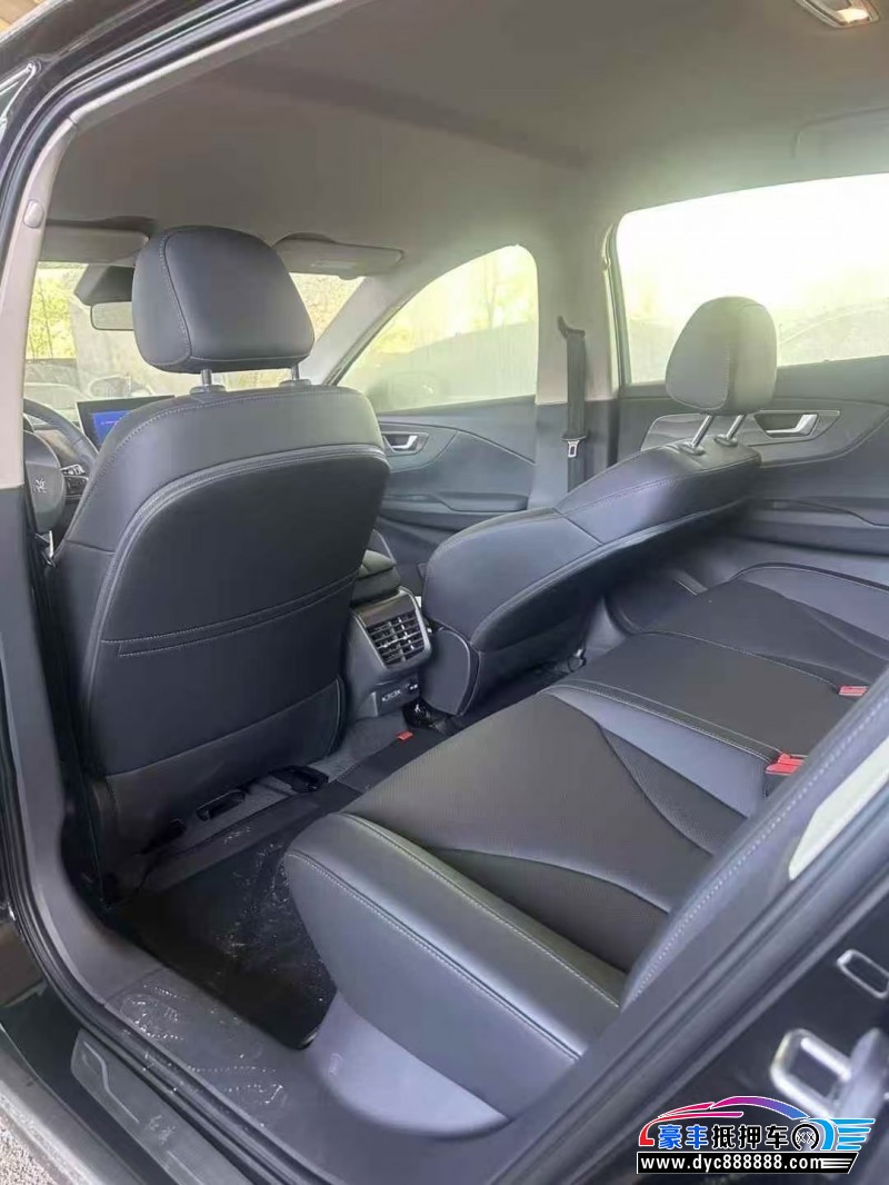 24年红旗EQM5轿车抵押车出售