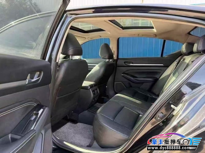 21年日产天籁轿车抵押车出售