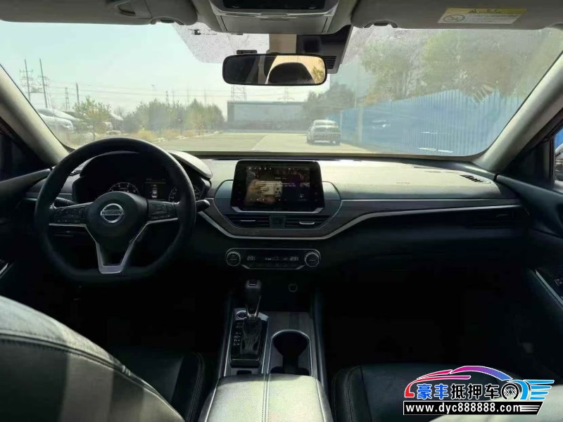 21年日产天籁轿车抵押车出售