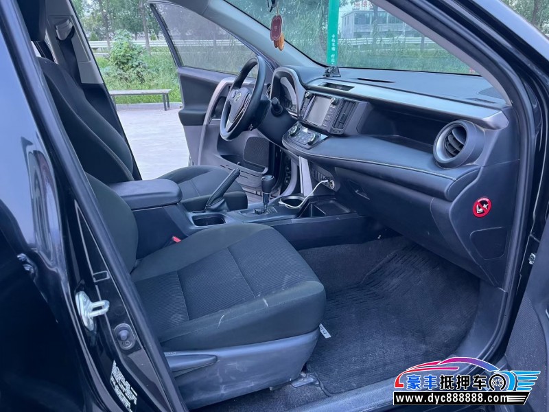 19年丰田RAV4轿车抵押车出售