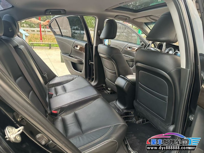 14年本田雅阁轿车抵押车出售