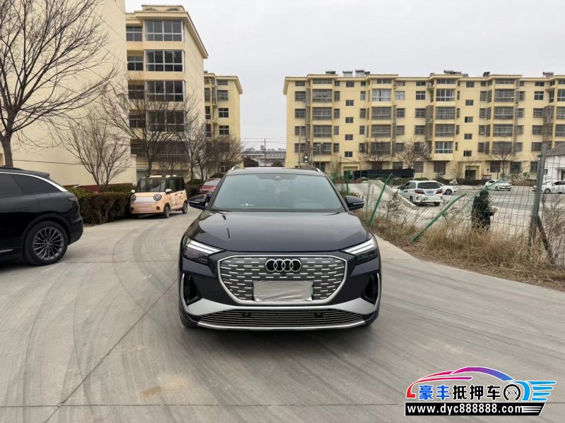 抵押车出售23年奥迪Q4轿车