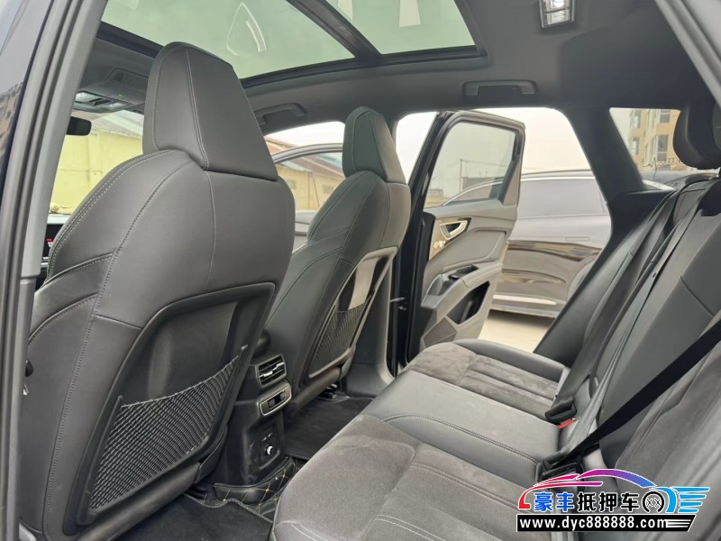 23年奥迪Q4轿车抵押车出售