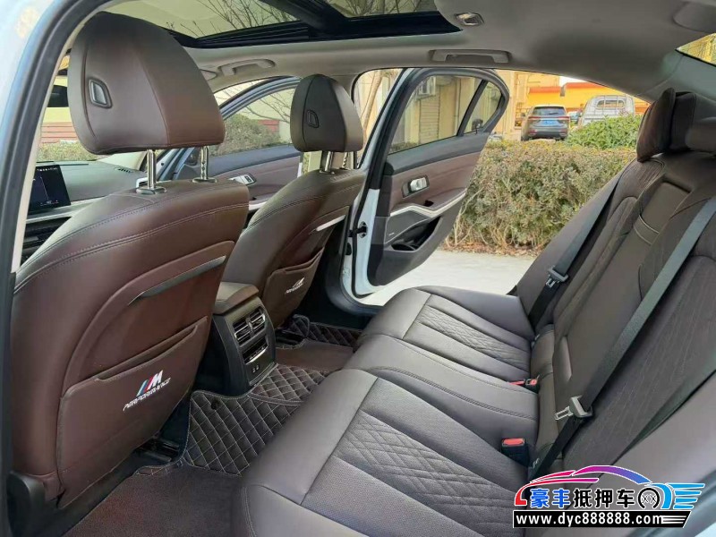 25年宝马3系轿车抵押车出售