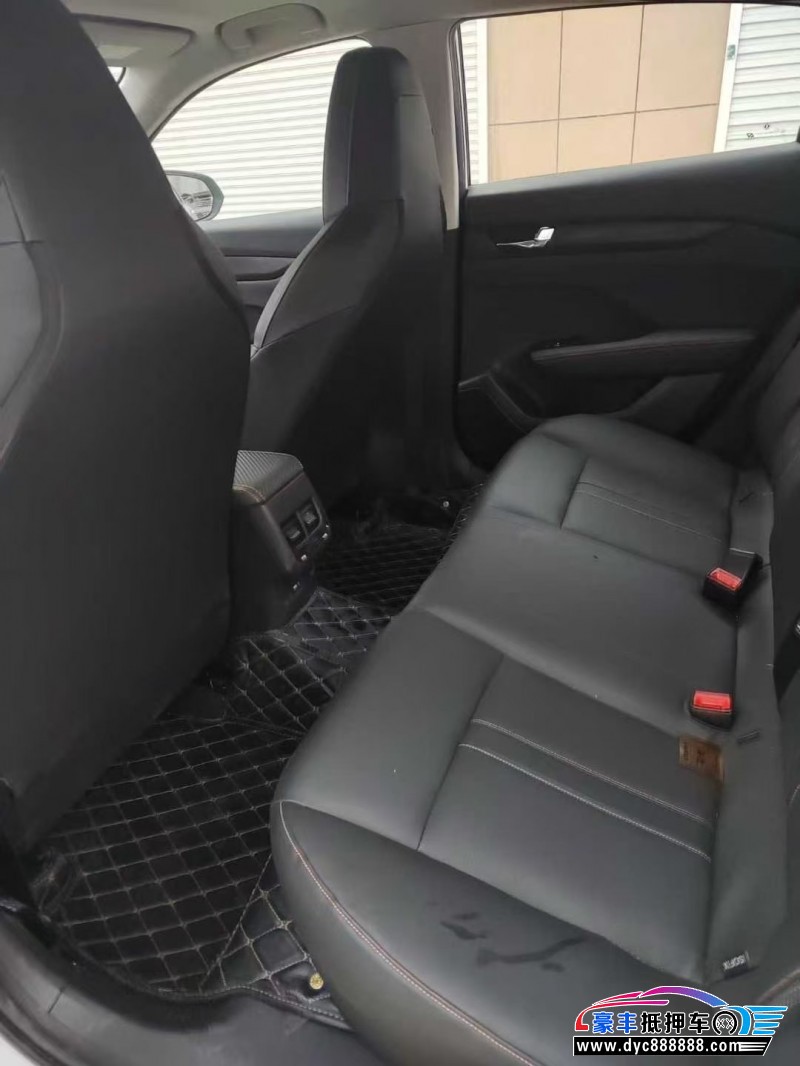 25年东风风神奕炫轿车抵押车出售