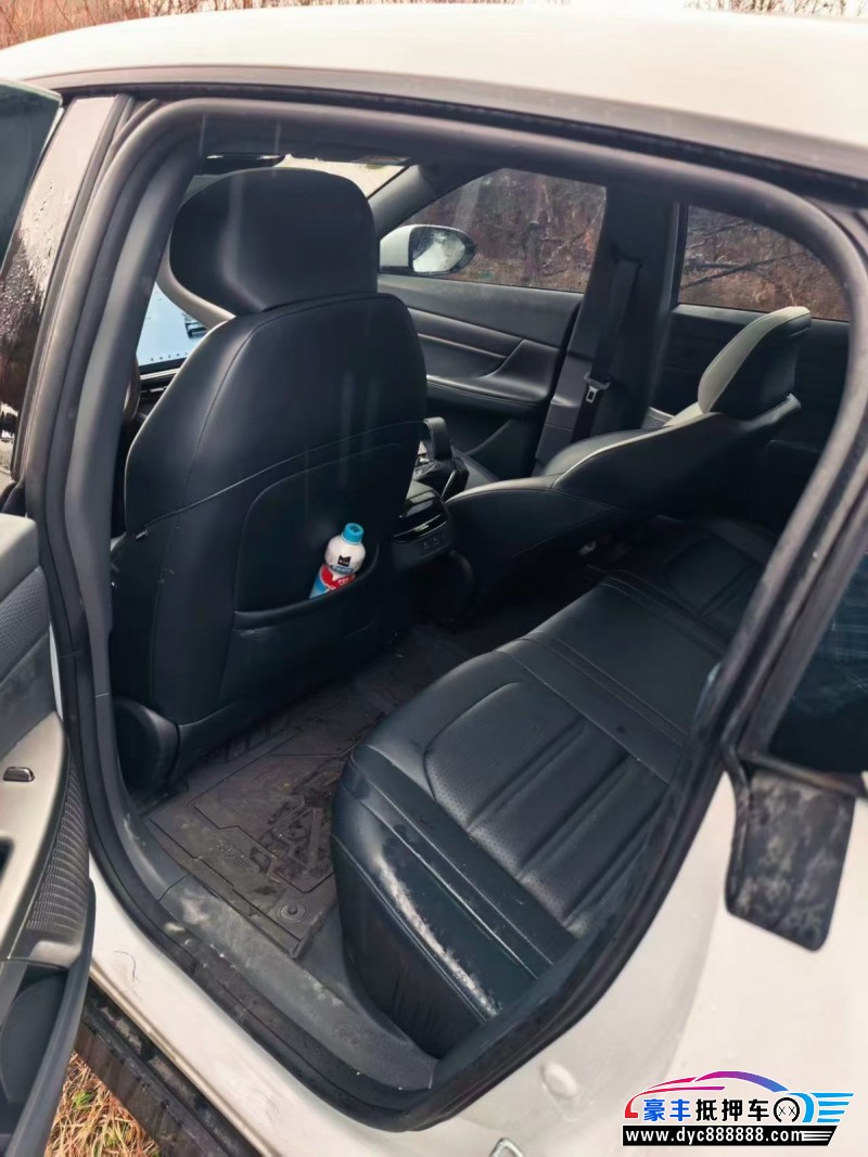 25年东风奕派007轿车抵押车出售