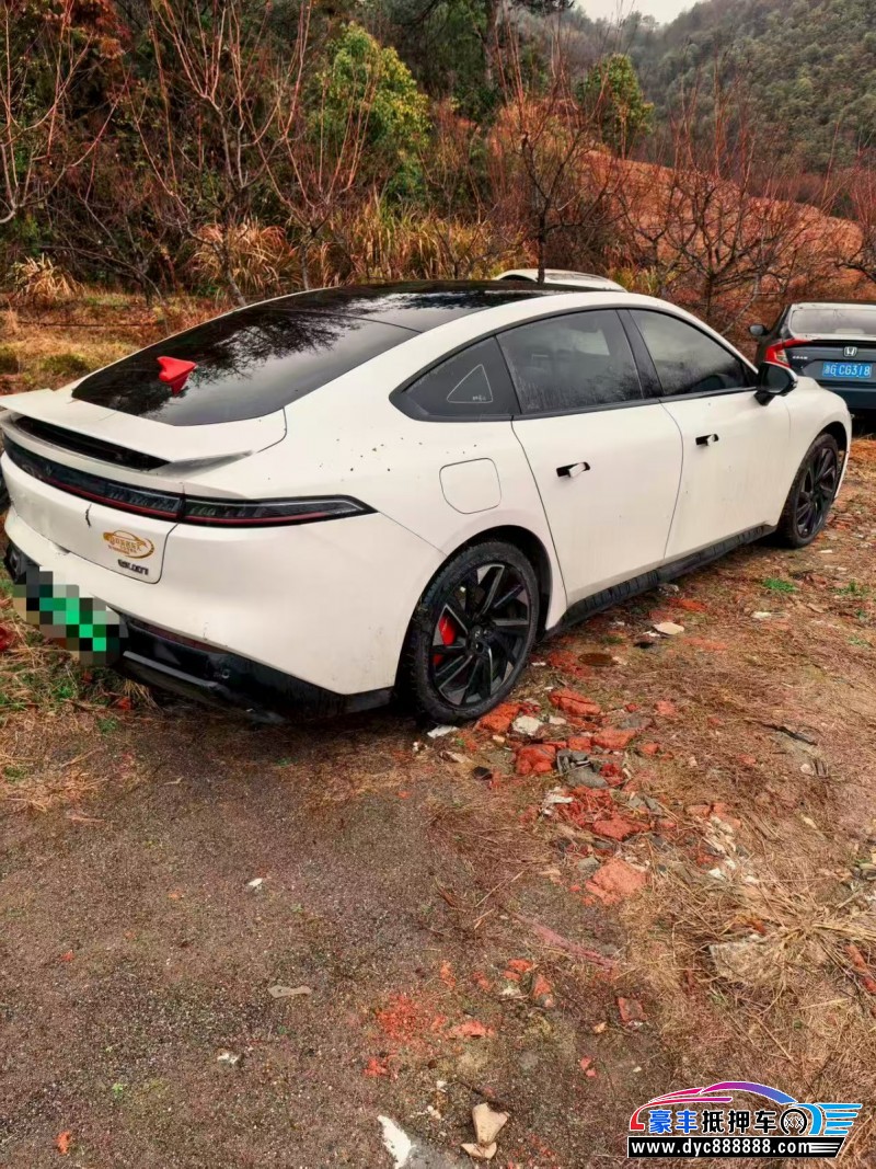 25年东风奕派007轿车抵押车出售