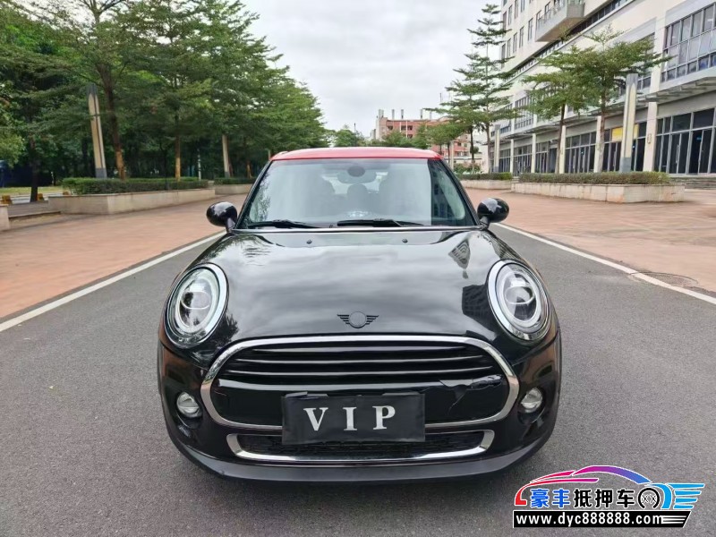 抵押车出售19年宝马MINI轿车