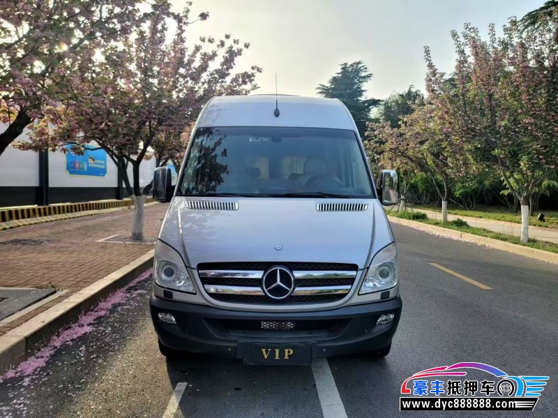 抵押车出售17年奔驰斯宾特轿车