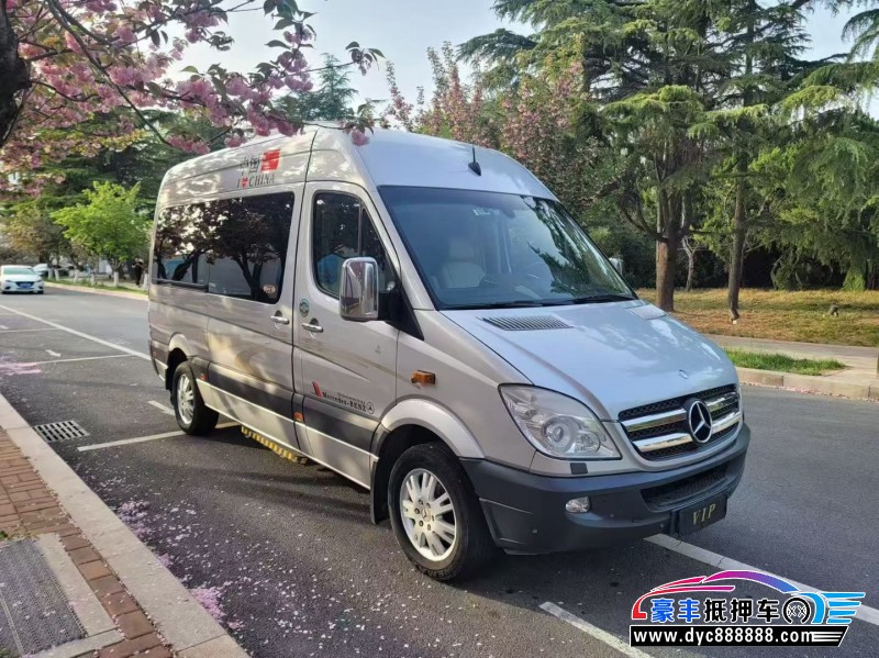 17年奔驰斯宾特轿车抵押车出售