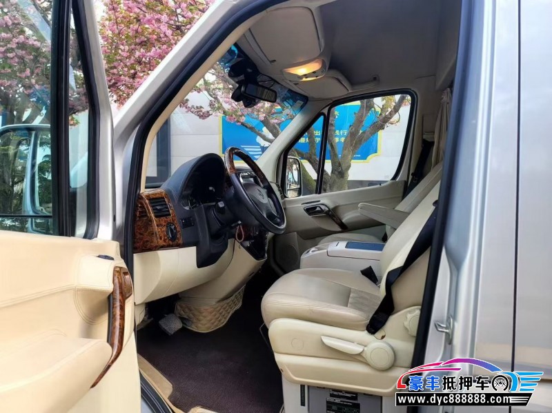 17年奔驰斯宾特轿车抵押车出售