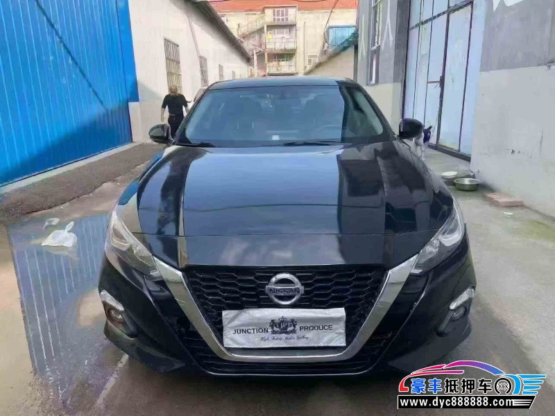 21年日产天籁轿车抵押车出售