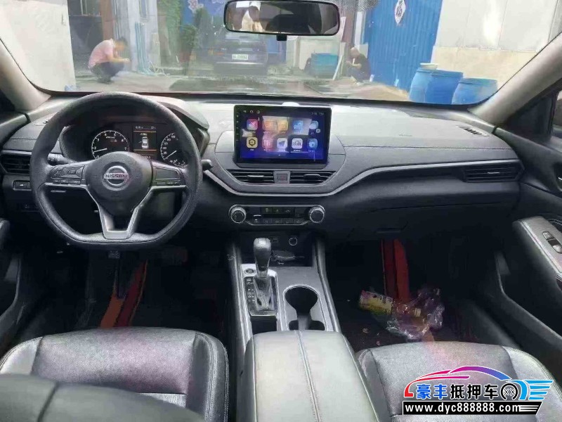 21年日产天籁轿车抵押车出售