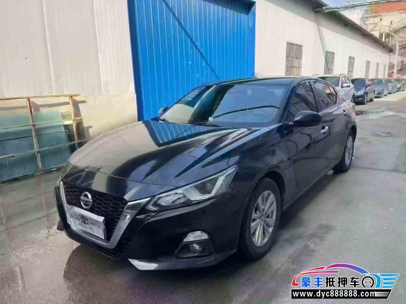 21年日产天籁轿车抵押车出售