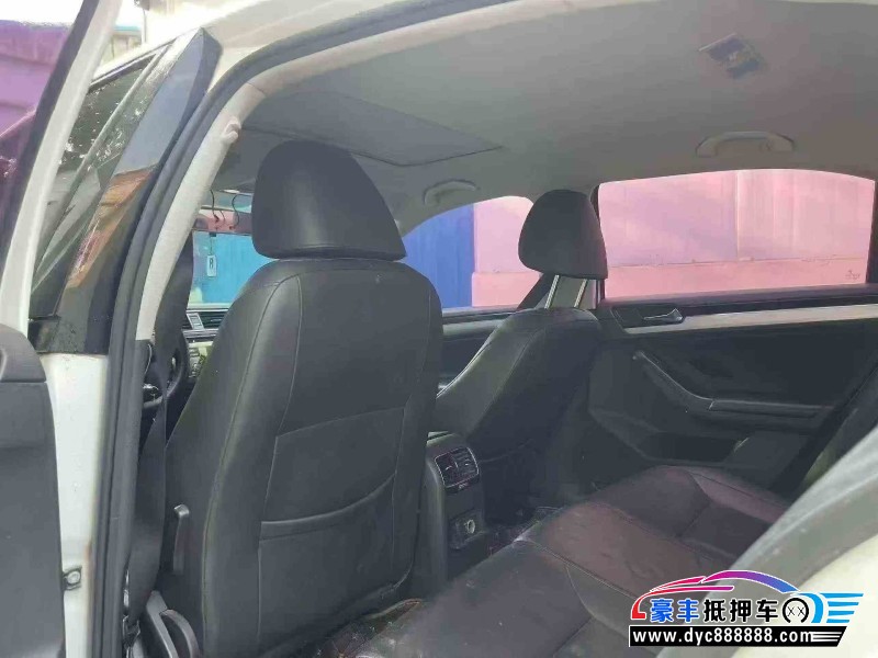 16年大众速腾轿车抵押车出售