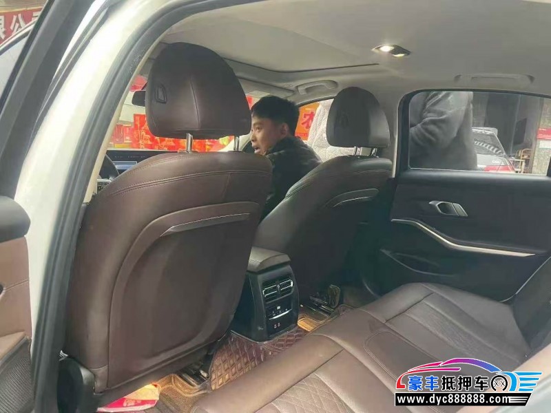 23年宝马3系轿车抵押车出售