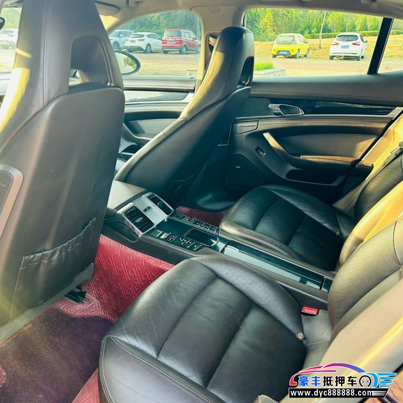 12年保时捷帕纳梅拉轿车抵押车出售