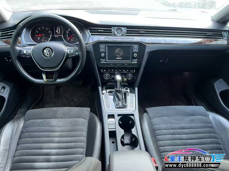 17年大众迈腾轿车抵押车出售