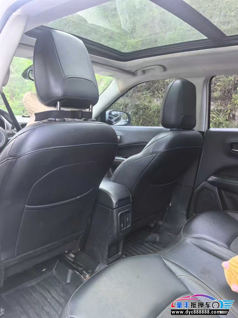 18年Jeep指南者轿车抵押车出售