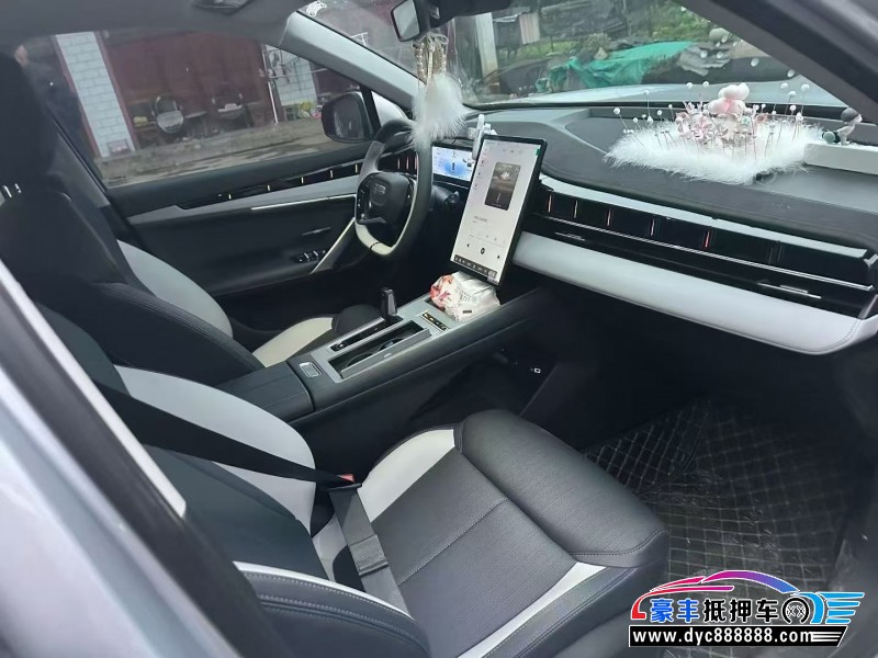 25年吉利博越轿车抵押车出售